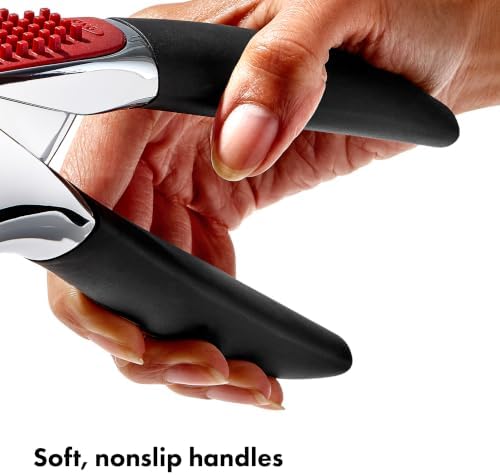 OXO Good Grips Garlic Press, Easy to squeeze & Self Cleaning Tool, Black - Image 6