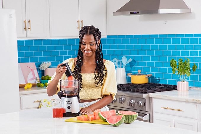 Magic bullet Mini Juicer, Countertop Space-Saving, MBJ10100