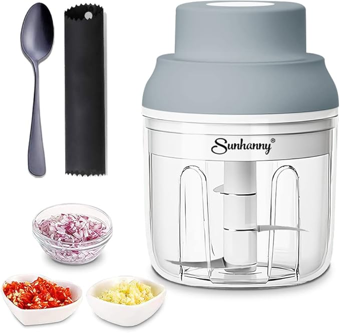 Electric Garlic Chopper Mini, Garlic Masher Mincer Crusher Chili Nuts Meat Grinder, Food Processor Small with Garlic Peeler And Spoon, Gray,250ML