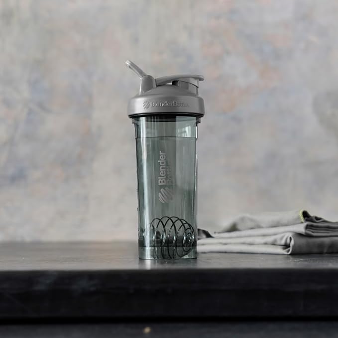 BlenderBottle Shaker Bottle Pro Series Perfect for Protein Shakes and Pre Workout, 28-Ounce, Smoke Grey