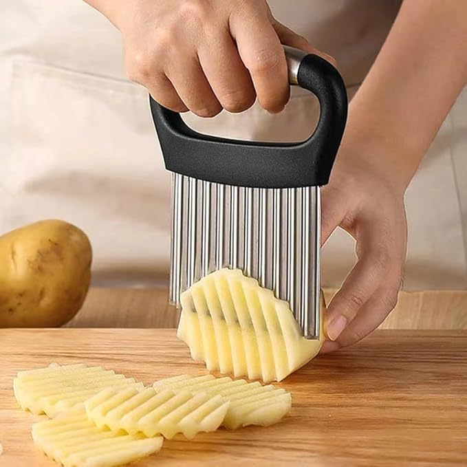 Crinkle Cutter, Stainless Steel French Fry Cutter For Potatoes Cucumbers Carrot, Ergonomic Kitchen Tool Wavy Chopper Waffle Fry Cutter With Handle for Fruits,Vegetables,Salads(Silver+Black)