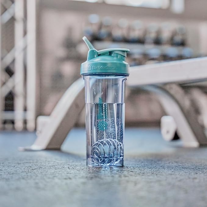 BlenderBottle Shaker Bottle Pro Series Perfect for Protein Shakes and Pre Workout, 32-Ounce, Cerulean Blue