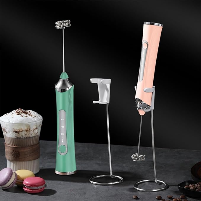 Rechargeable Milk Frother Handheld For Coffee,3 Speeds Frother Wand With Stand, Batidora De Mano Electrica,Coffee Frother With 2 Heads,Drink Mixer Electric Handheld,Kitchen Essentials (Green 1)