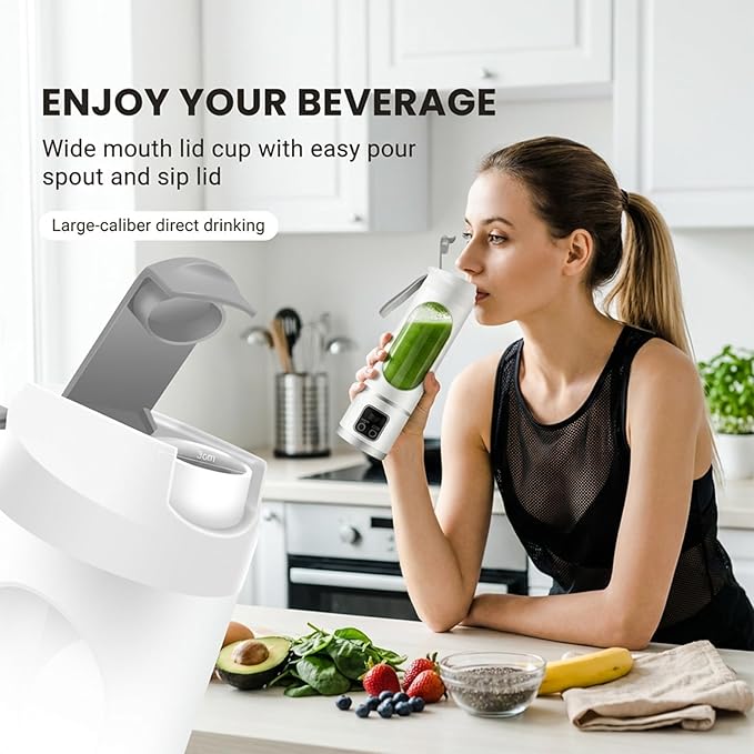 Portable Personal Electric Blender，500ML Portable Shakes and Smoothies Blender，12 Blades USB Rechargeable Small Blenders、Mixing、Compact、Convenient and Versatile (White)