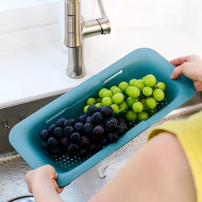 BLUE GINKGO Over the Sink Colander Strainer Basket - Wash Vegetables and Fruits, Drain Cooked Pasta and Dry Dishes - Extendable - New Home Kitchen Essentials (Green, 2 Pack)