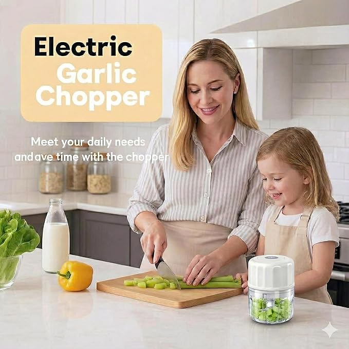 Electric Garlic Chopper, 250ML Portable Cordless Mini Food Processor, USB Rechargeable Vegetable Chopper Blender for Nuts Chili Onion Minced Meat Baby Food and Spices, BPA-Free (White)